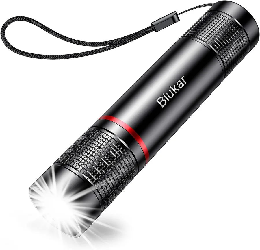 Blukar Linterna LED Recargable 2000L